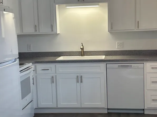 180 Steel Bridge Loop #2B, Hickory, NC 28601