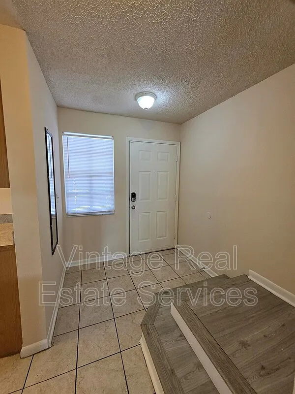 3 bed, 2.5 bath, 1192 sqft, $1,775 — Photo 3