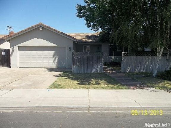 2nd image of 2245 Yosemite Dr