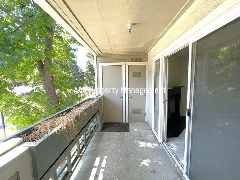 2530 Oak Rd #204 — Photo 18
