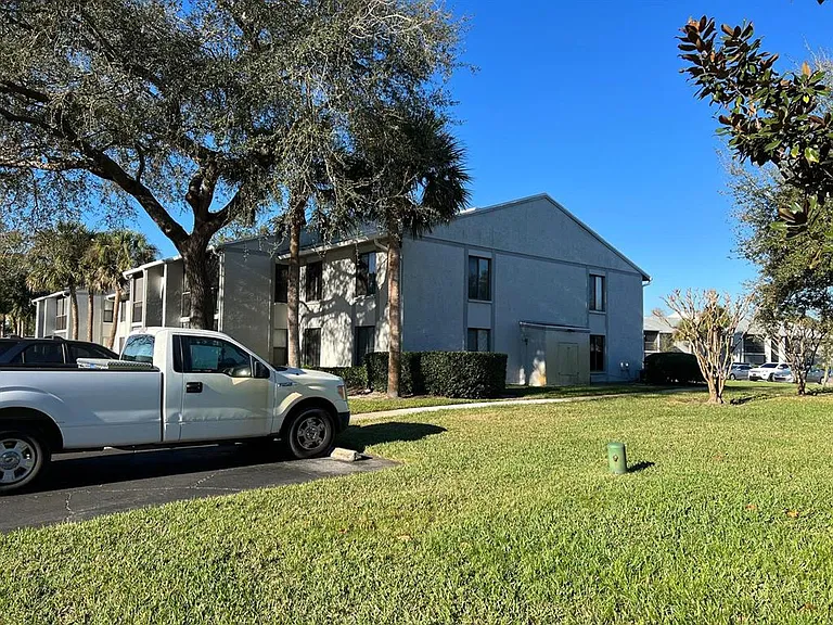 1324 S Pine Ridge Cir #D2 — Photo 3