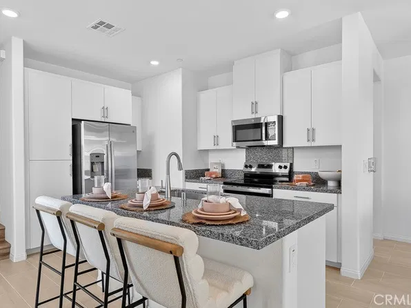 36647 Frangipani Dr, Winchester, CA 92596