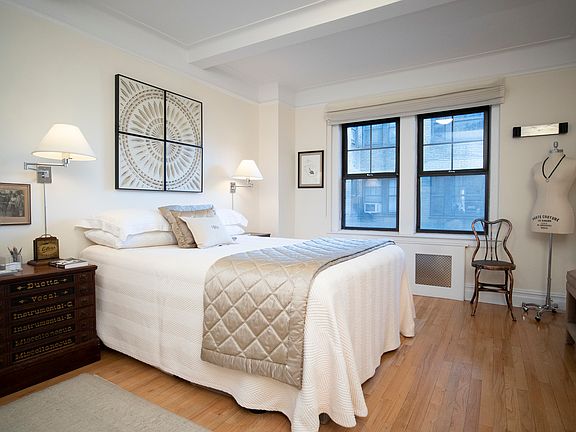 3rd image of 95 Christopher St APT 5F