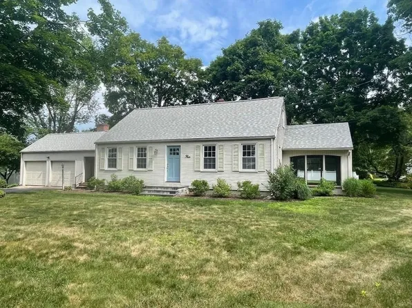 4 Lyman Ter, South Hadley, MA 01075