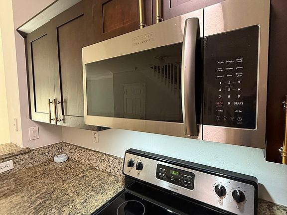 5th image of 5140 SE Mariner Garden Cir