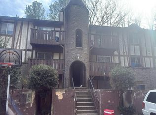 1511 Camelot Dr, Atlanta, GA 30349