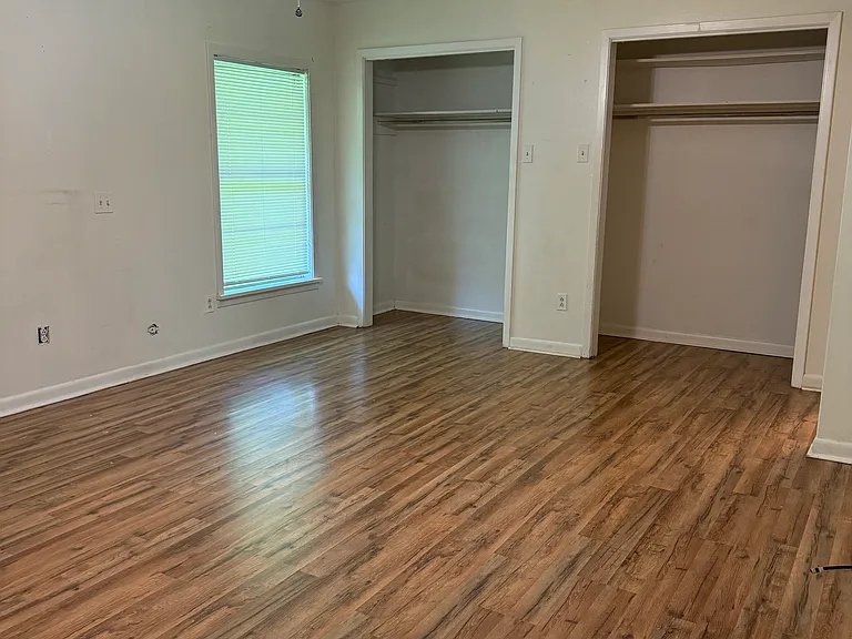 1104 S Maple St — Photo 9