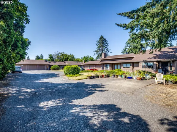 13736 SE Bush St, Portland, OR 97236