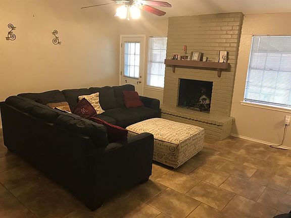 5th image of 2108 Crestwood Dr