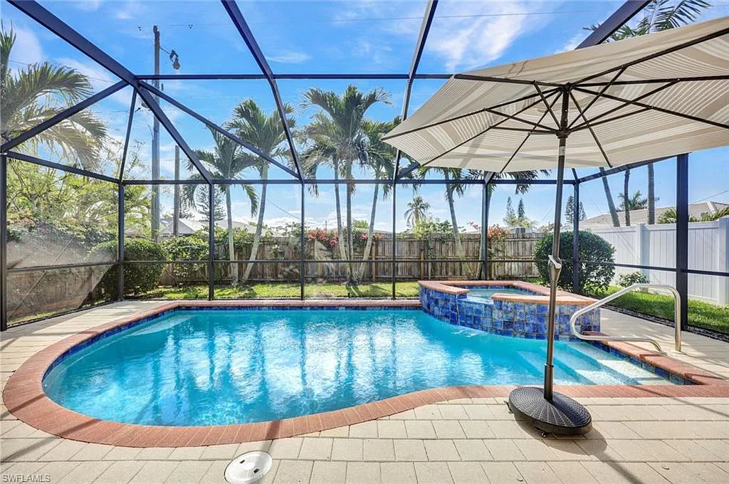 3 bed, 2.0 bath, 1702 sqft, $4,500 — Photo 1