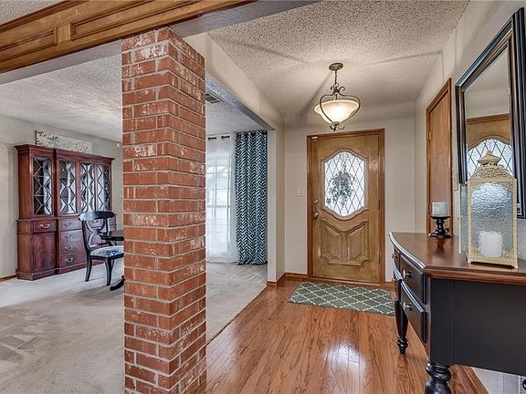 4th image of 536 Doubletree Dr