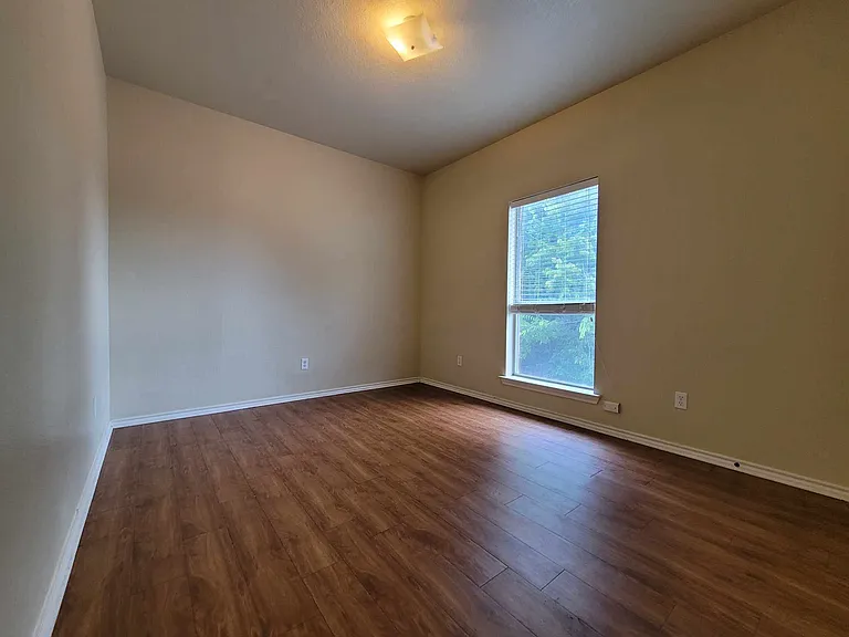 815 Betty Ct #A — Photo 6