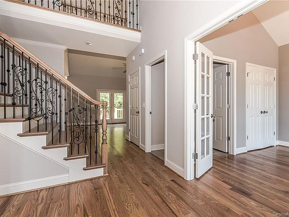 4th image of 1673 Essex Hall Dr #94