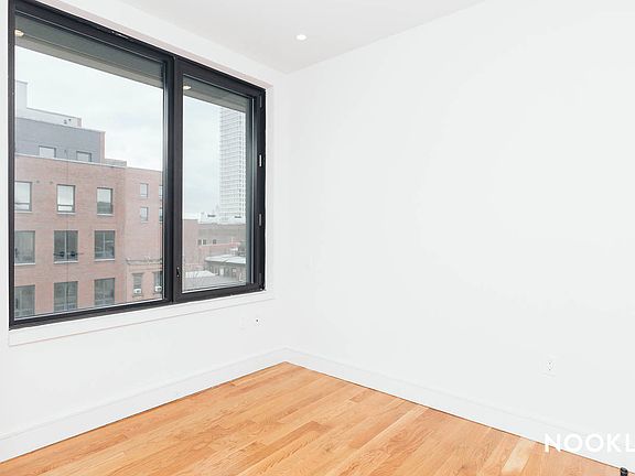 3rd image of 321 Wythe Ave #400