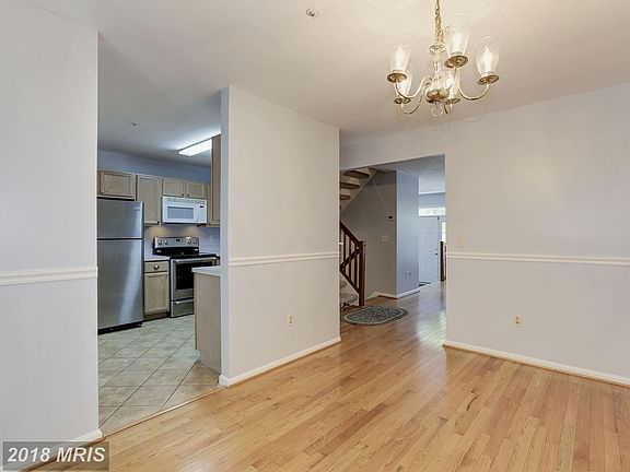 5th image of 153 Quiet Waters Pl