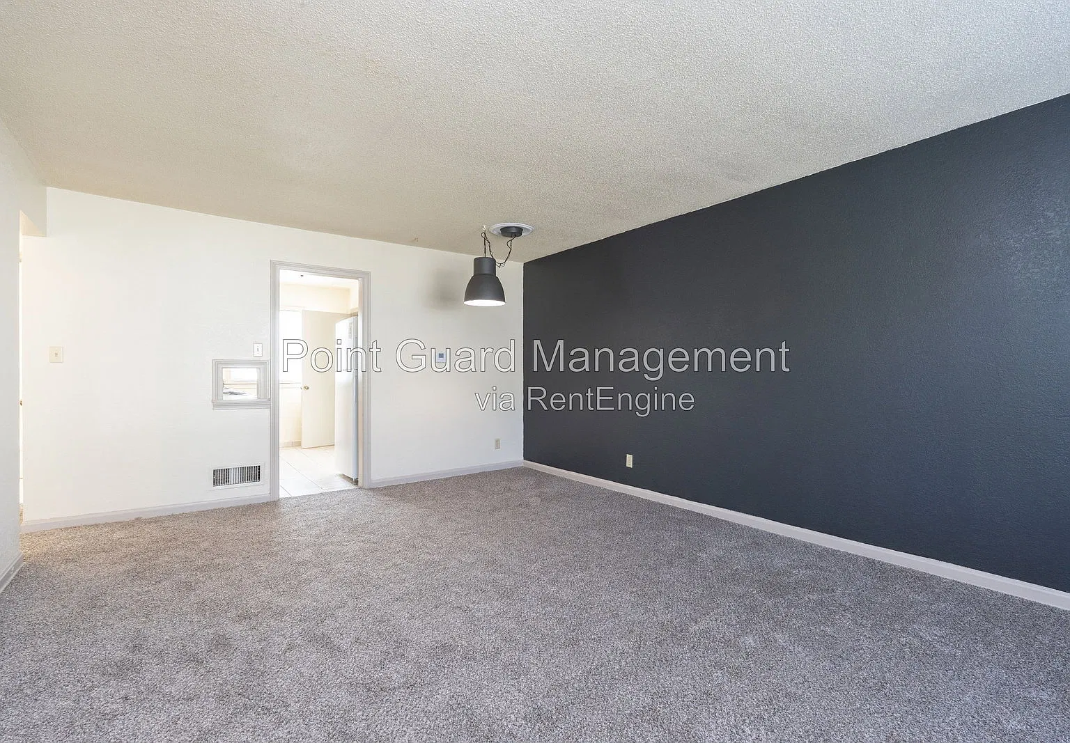 2 bed, 1.0 bath, $1,095 — Photo 2