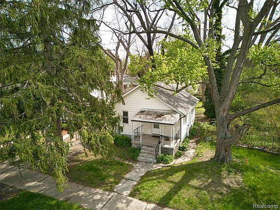 2nd image of 20426 Salem St