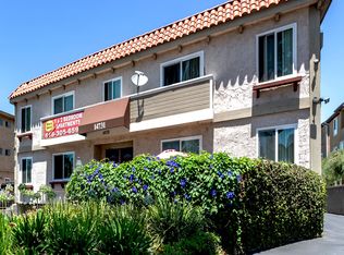 The Crossroads, Van Nuys, CA 91405