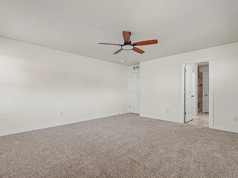 2040 Kelly Dr — Photo 20