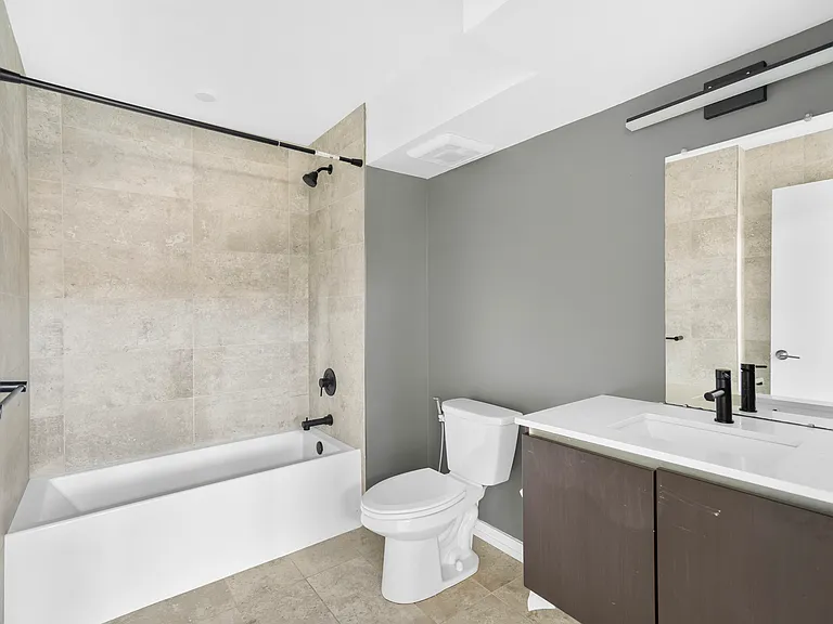 458 N 5th St #3 — Photo 11