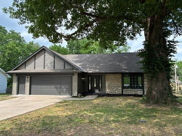 1st image of 6807 Lakeshore Dr