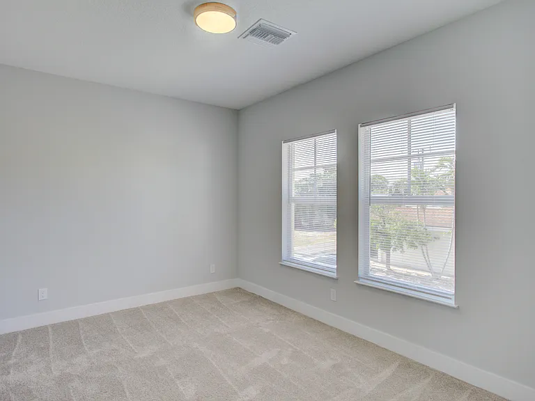 403 3rd Ave S #405 — Photo 18