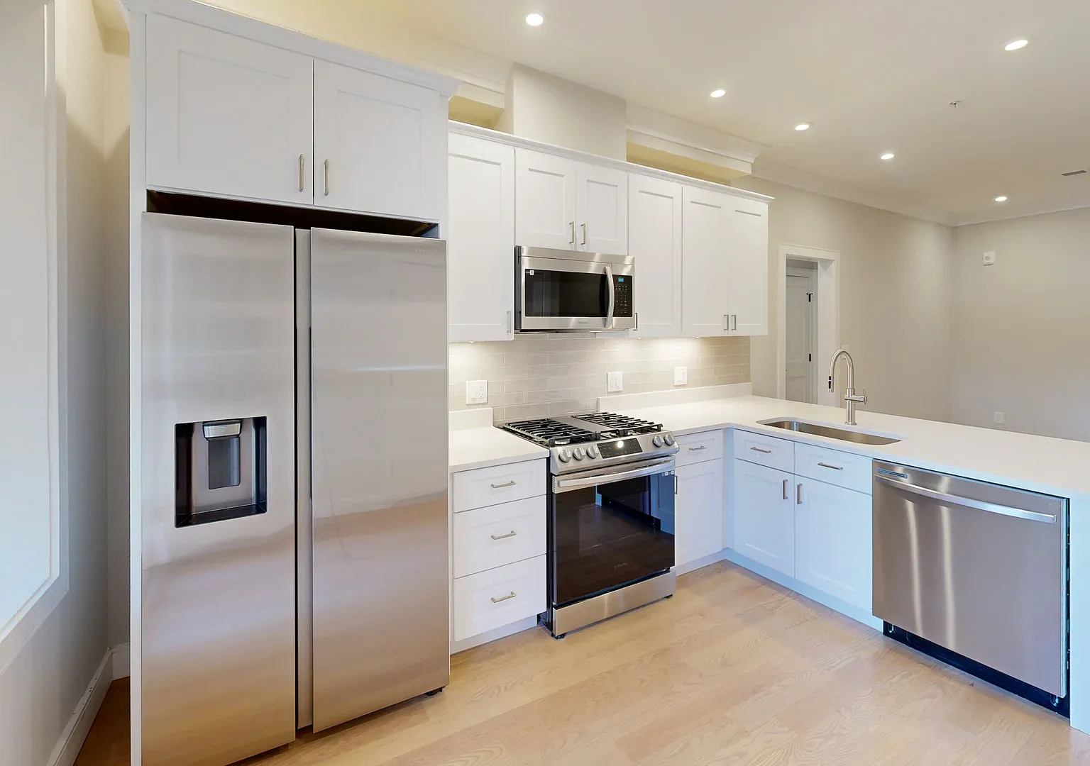3 bed, $4,775 — Photo 1