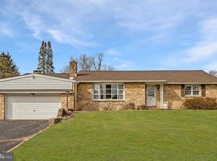 1581 Franklin Dr, Pottstown, PA 19465