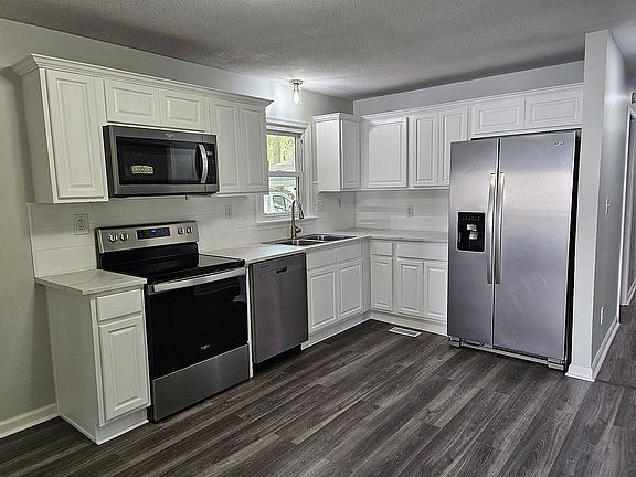 5th image of 830 Westwood Ct