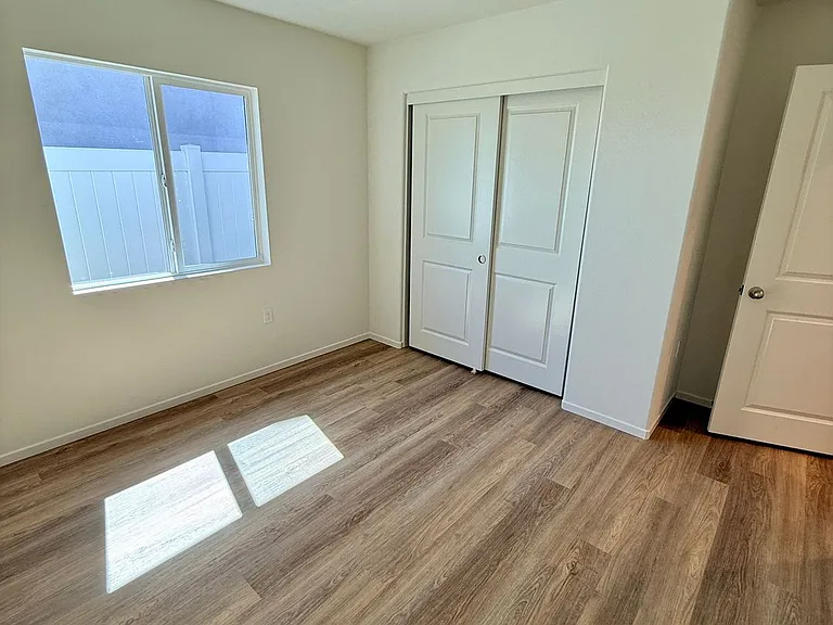 11702 Sebastian Rd — Photo 21
