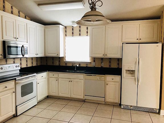 5th image of 3311 Dartmouth Dr