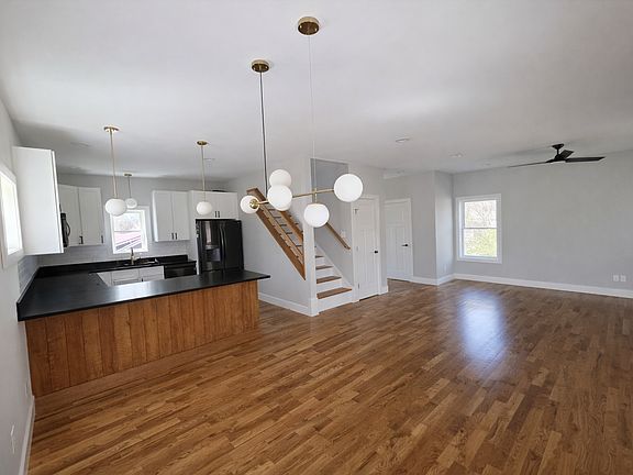 5th image of 346 Hazel Mill Rd