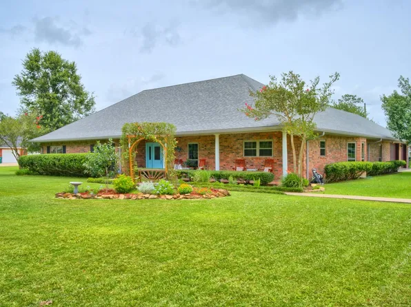 2442 E Armand St, Lake Charles, LA 70611