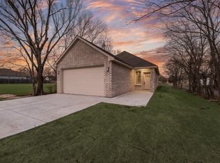 1227 Rosemary St, Greenville, TX 75401