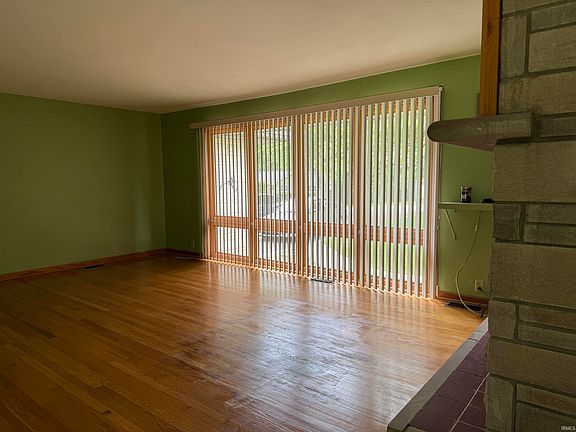 5th image of 126 Edgewood Dr