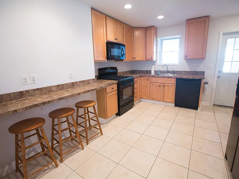 716 Berry St — Photo 15