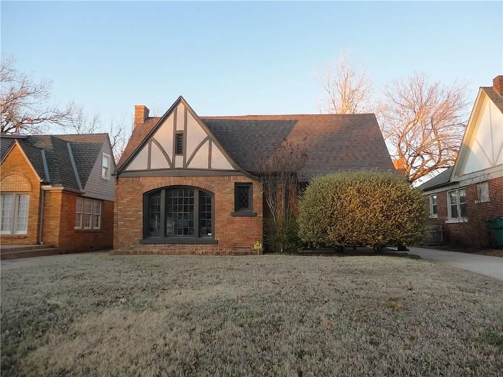 4 bed, 1893 sqft, $2,300 — Photo 2