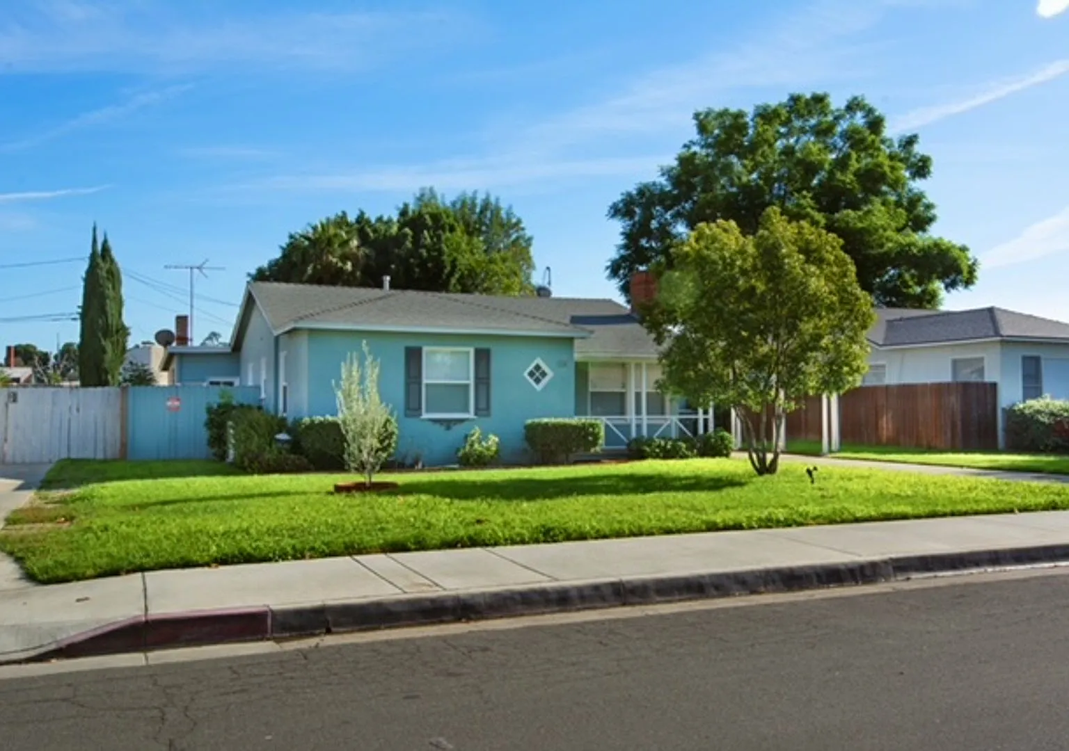 3 bed, 1 bath located in Riverside, CA! — Photo 1