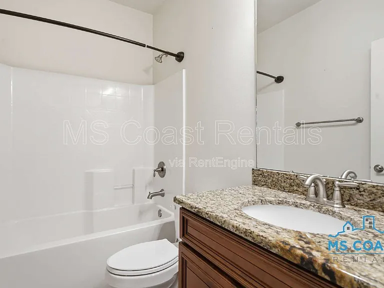915 Old Towne St — Photo 17