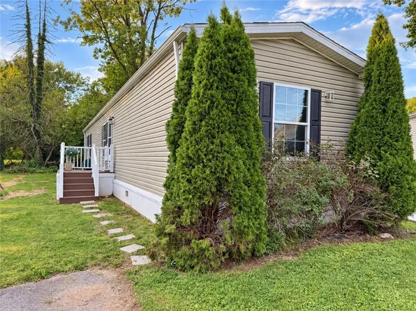 1008 Cherry Tree Xing, Breinigsville, PA 18031