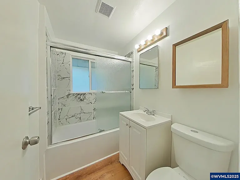 1120 SW 35th St — Photo 8
