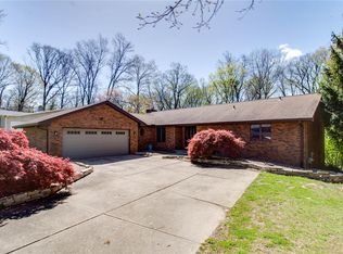 1119 Taylor Ave, Godfrey, IL 62035