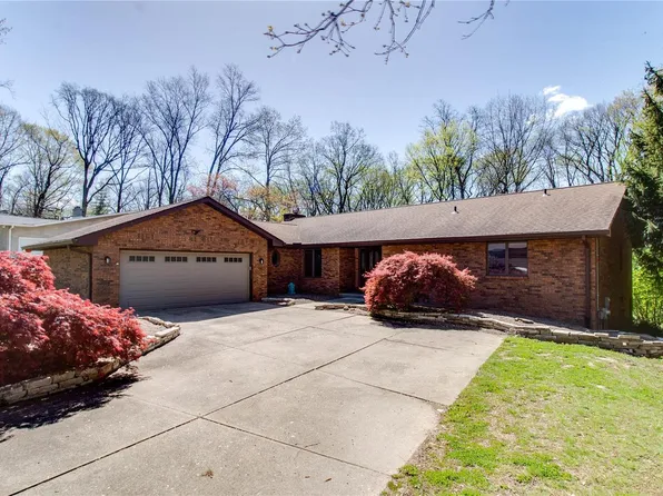 1119 Taylor Ave, Godfrey, IL 62035