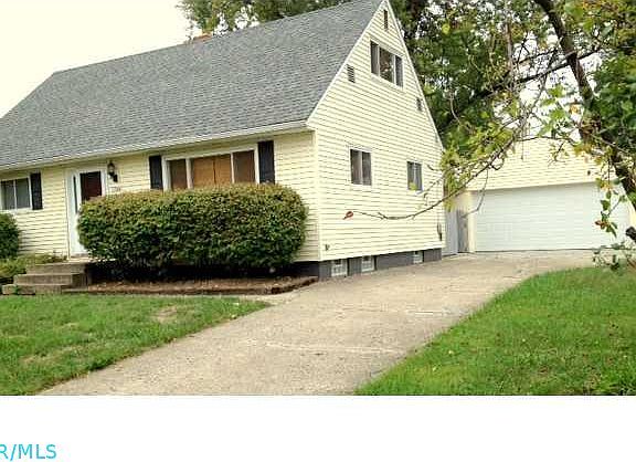 2nd image of 3384 Roswell Dr