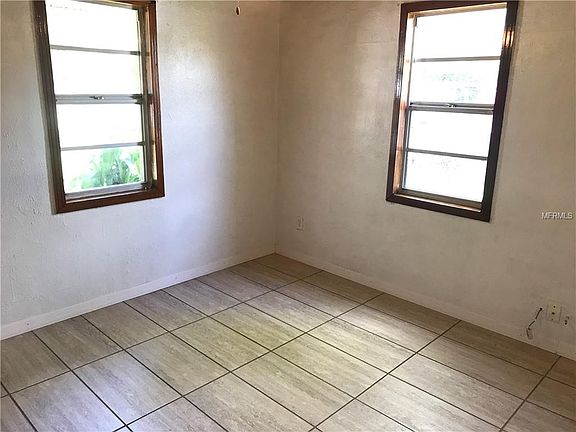3rd image of 502 W Grant St