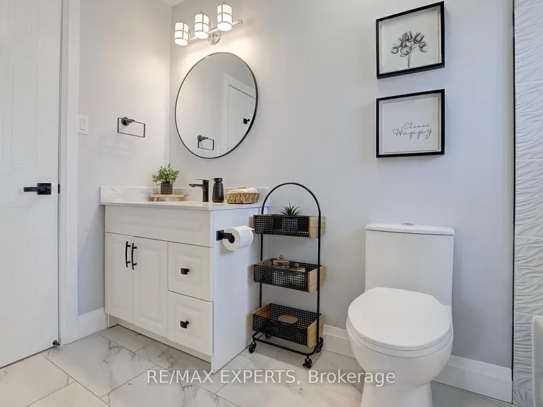 72 Donald Cres — Photo 25