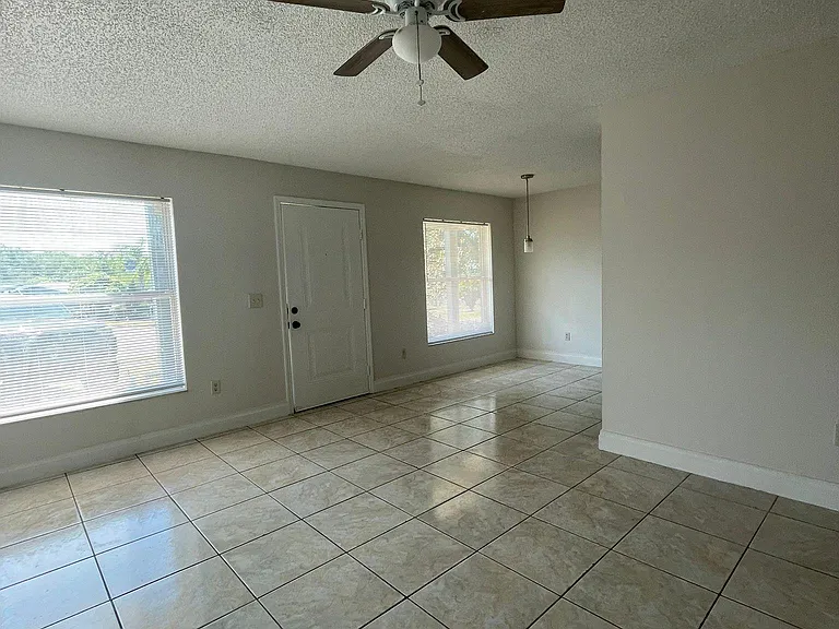 3519 Benito Juarez Cir — Photo 2