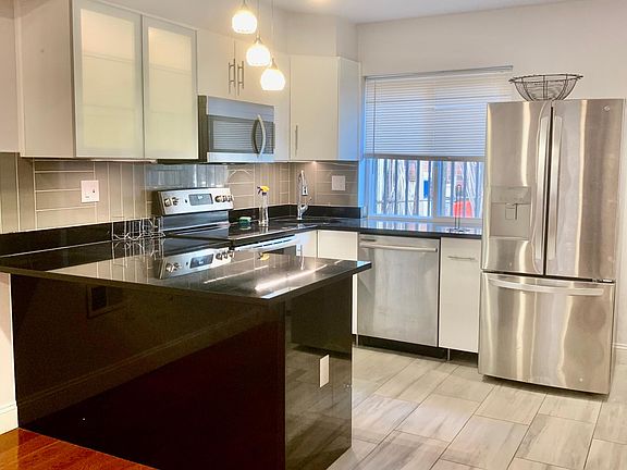 4th image of 1000 Mount Vernon St Floor 1