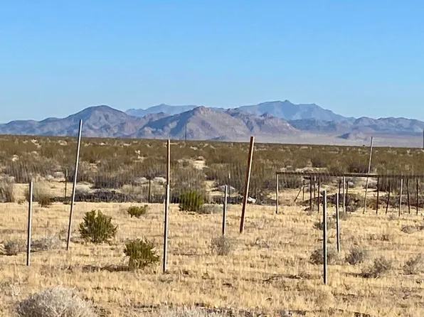 104 Joshua Tree Rd, Landers, CA 92285
