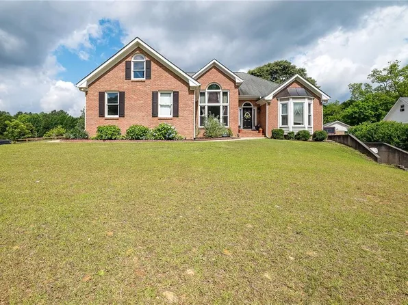 3167 Fieldcrest Rd, Loganville, GA 30052